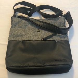 Ascentials by Sherpani Emerson bag